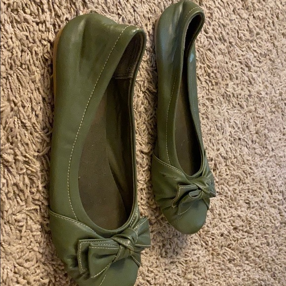 Green flats - Picture 5 of 6